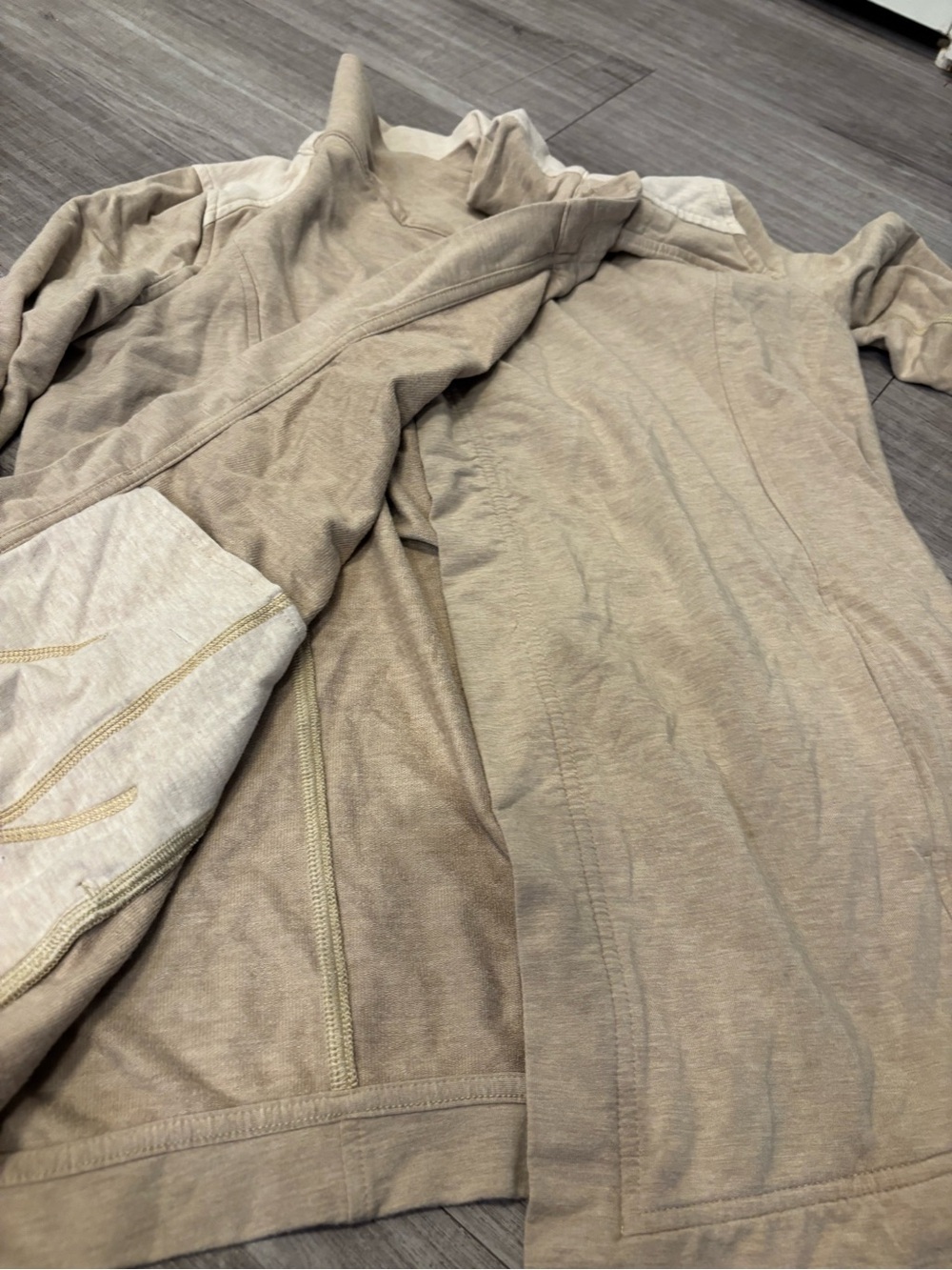 Lululemon Size 4 Beige Tan Wrap Front Cardigan Jacket Thumbholes Older Style - Picture 3 of 6